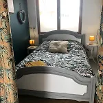 House For 10 *