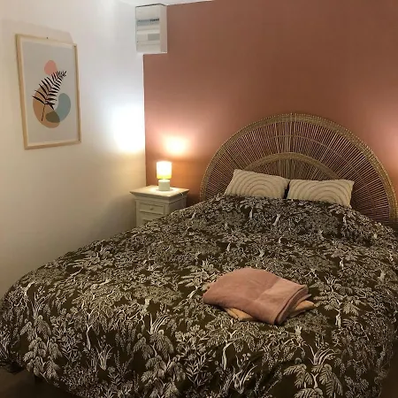 House For 10 *